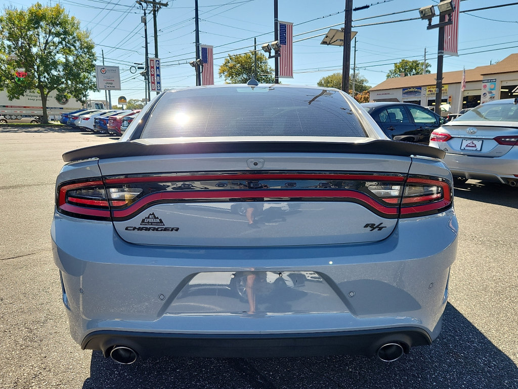 Used 2022 Dodge Charger R/T w/ Plus Group RWD image 4