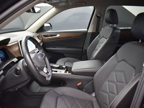 Used 2024 Volkswagen Atlas SE AWD/4WD image 10