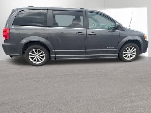 Used 2018 Dodge Grand Caravan SXT image 6
