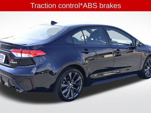 Used 2023 Toyota Corolla SE FWD image 4