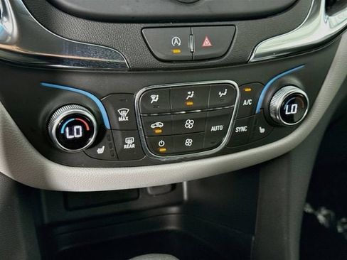 Used 2024 Chevrolet Equinox LT AWD/4WD image 15