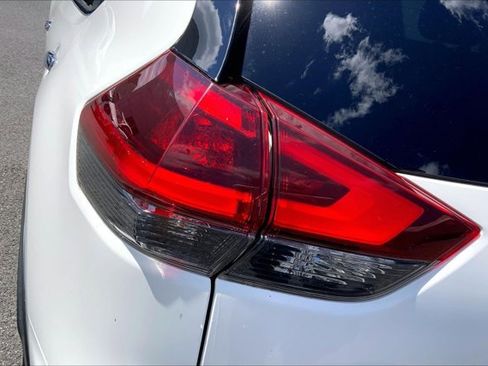 Used 2019 Nissan Rogue SV w/ Premium Package AWD/4WD image 28