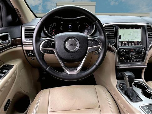 Used 2018 Jeep Grand Cherokee Limited AWD/4WD image 5