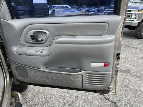 Used 2000 Chevrolet Silverado 3500 4x4 Crew Cab image 19