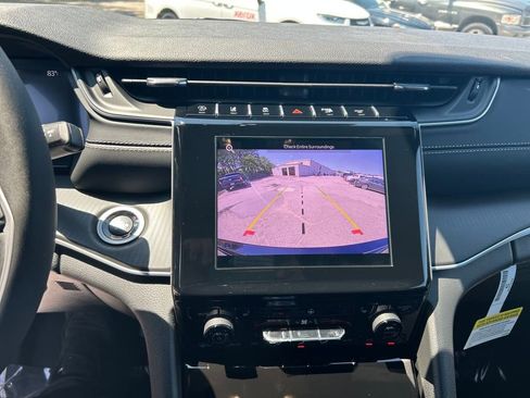 New 2025 Jeep Grand Cherokee Altitude image 18