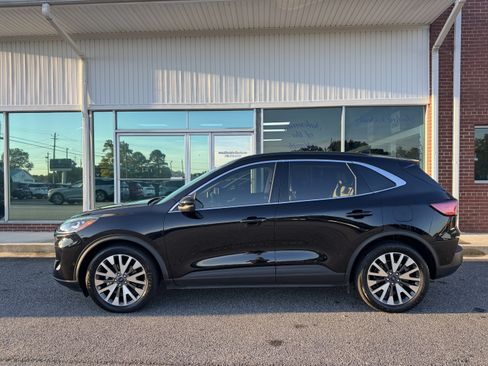 Used 2020 Ford Escape Titanium FWD image 1