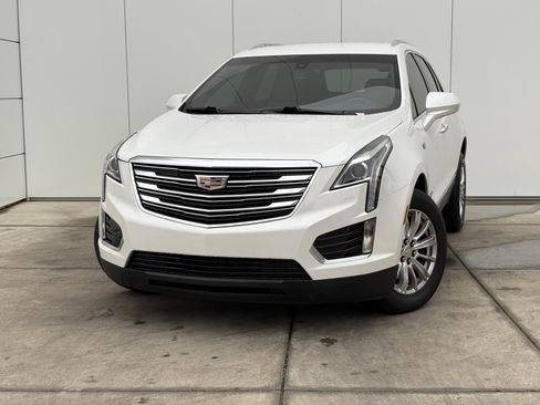 Used 2018 Cadillac XT5 FWD image 1