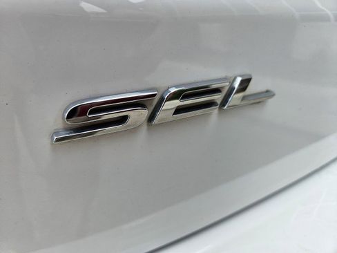 Used 2022 Ford Edge SEL image 29