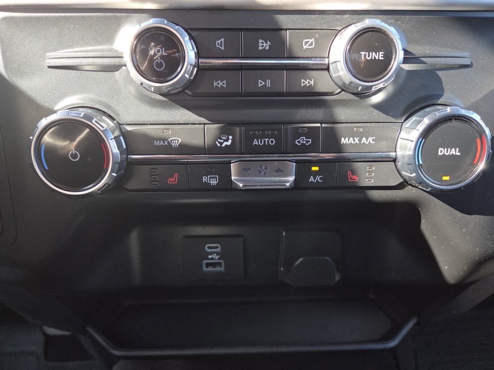 Used 2022 Ford F150 XLT w/ Equipment Group 302A High AWD/4WD image 13