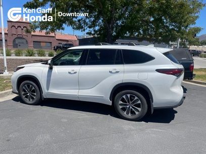 Used 2021 Toyota Highlander XLE