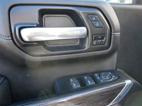 Used 2023 Chevrolet Silverado 2500 LTZ w/ LTZ Premium Package image 12