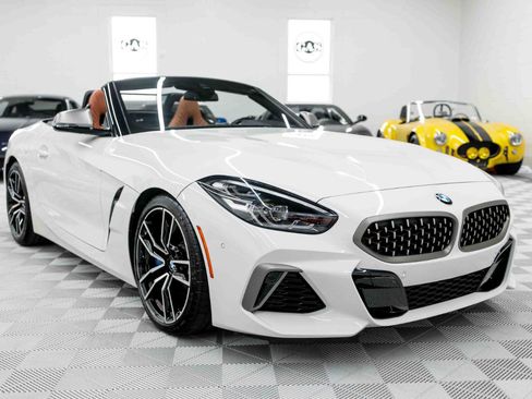 Used 2022 BMW Z4 M40i w/ Premium Package RWD image 5