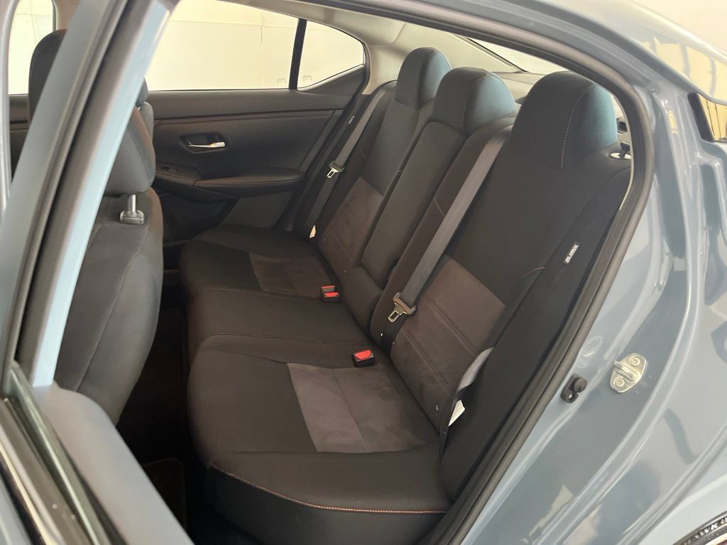 Used 2025 Nissan Sentra SR FWD image 18