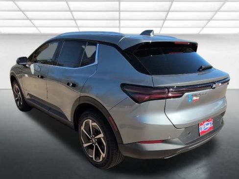 New 2026 Chevrolet Equinox EV LT image 2