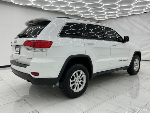 Used 2019 Jeep Grand Cherokee Laredo AWD/4WD image 11