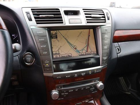 Used 2012 Lexus LS 460 w/ Comfort Pkg RWD image 18