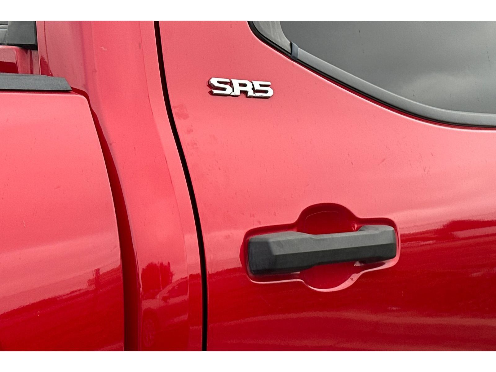 Used 2022 Toyota Tundra SR5 w/ SR5 Convenience Package AWD/4WD image 7