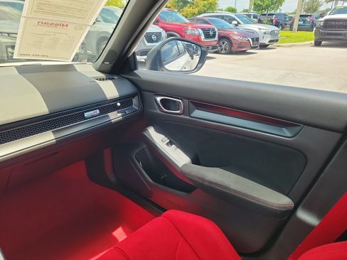 Used 2025 Honda Civic Type R image 13