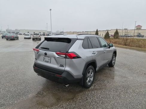 Used 2023 Toyota RAV4 XLE w/ Convenience Package image 5