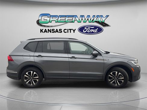 Used 2022 Volkswagen Tiguan S image 8