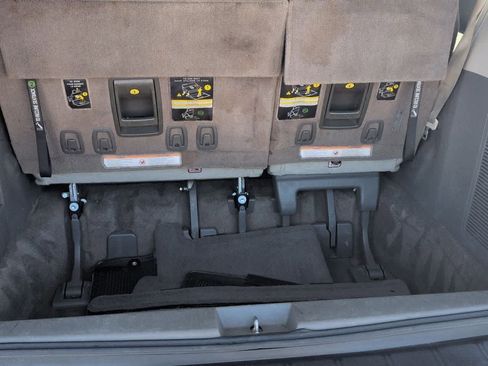 Used 2015 Toyota Sienna XLE FWD image 32