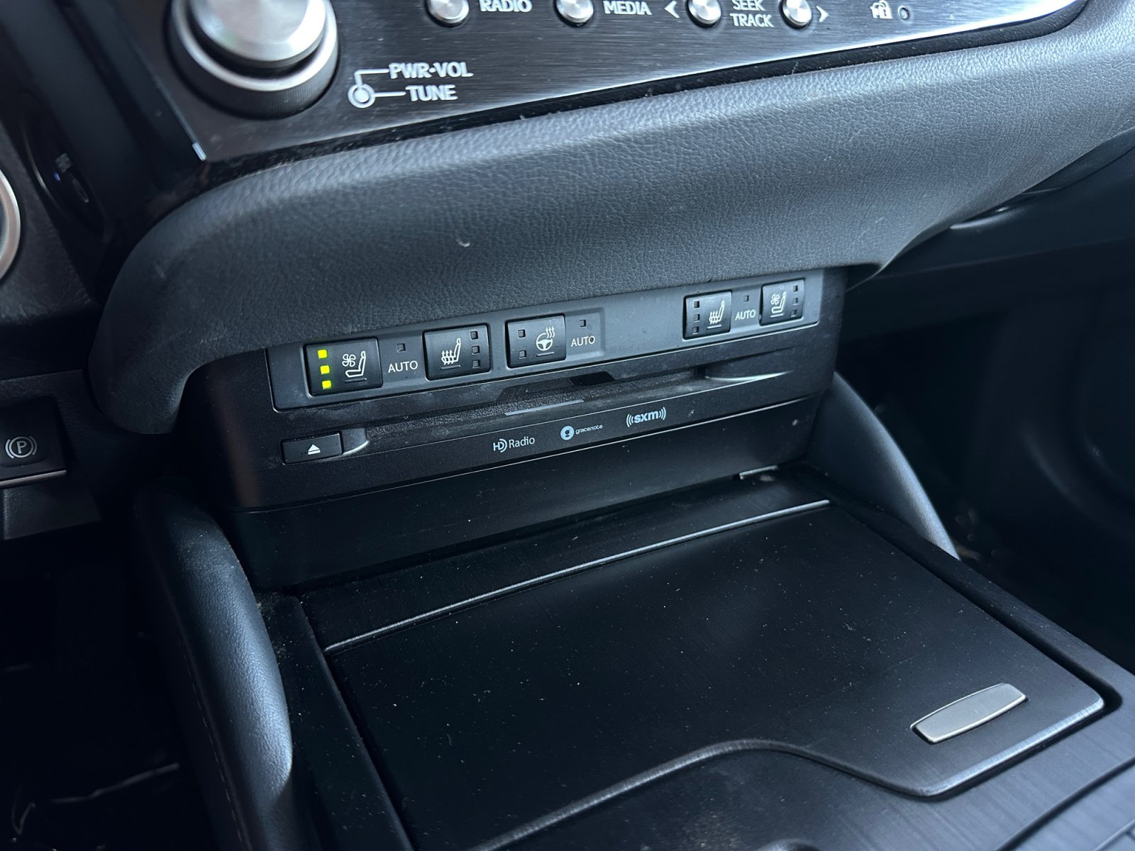 Used 2022 Lexus ES 300h w/ Premium Package FWD image 25