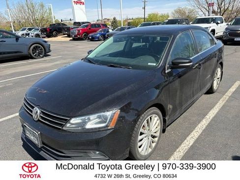 Used 2016 Volkswagen Jetta SEL image 2