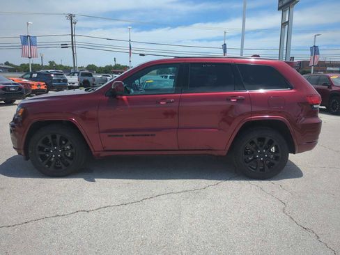 Used 2022 Jeep Grand Cherokee Laredo X RWD image 5