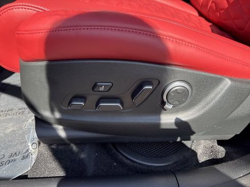 New 2025 Genesis GV80 3.5T e-SC image 23