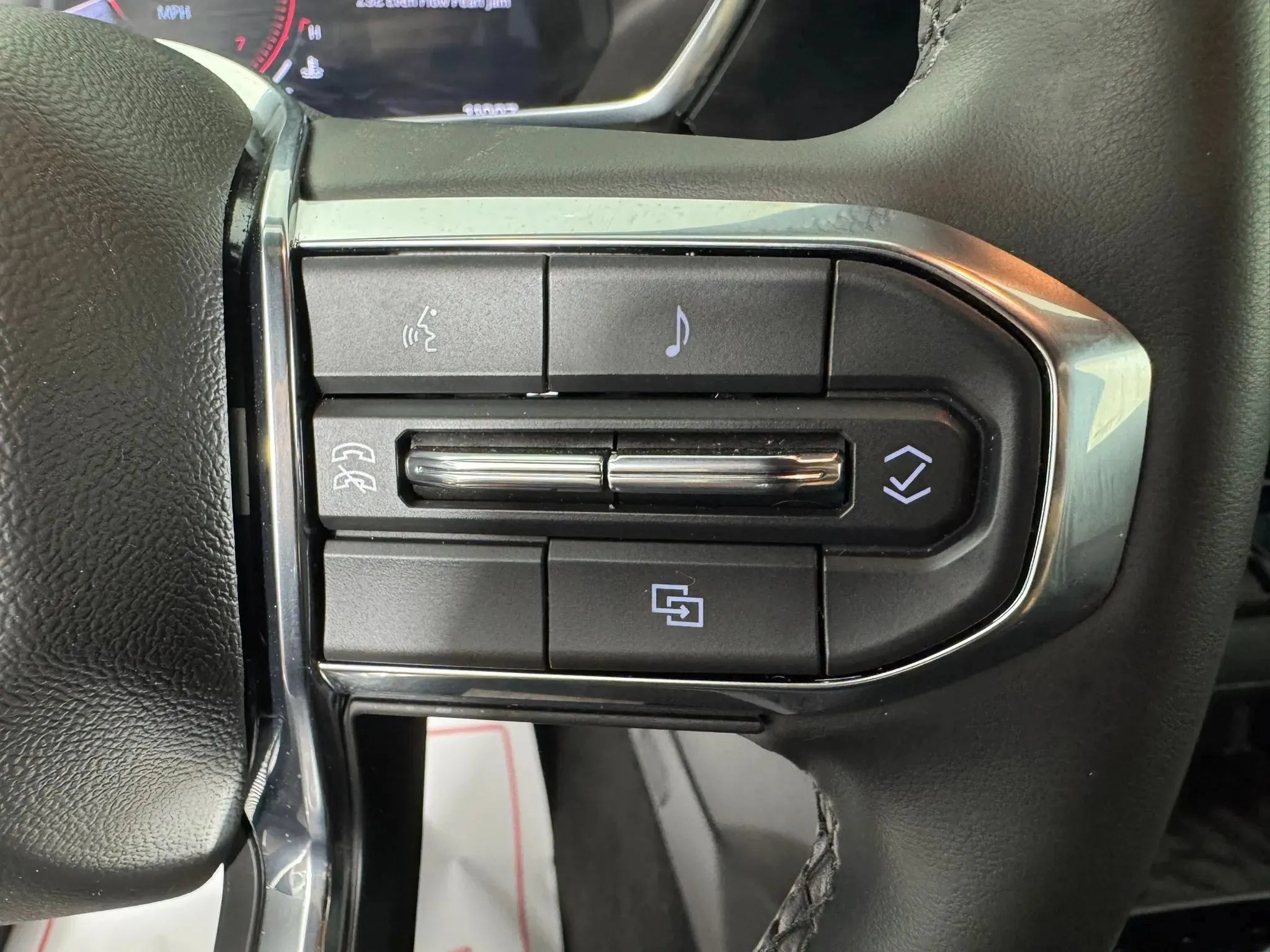 Used 2025 GMC Canyon Elevation AWD/4WD image 16