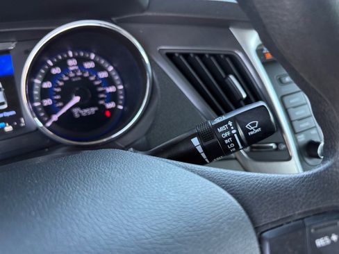 Used 2015 Hyundai Sonata Hybrid FWD image 18