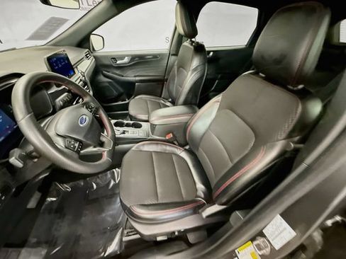 Certified 2025 Ford Escape ST-Line FWD image 19