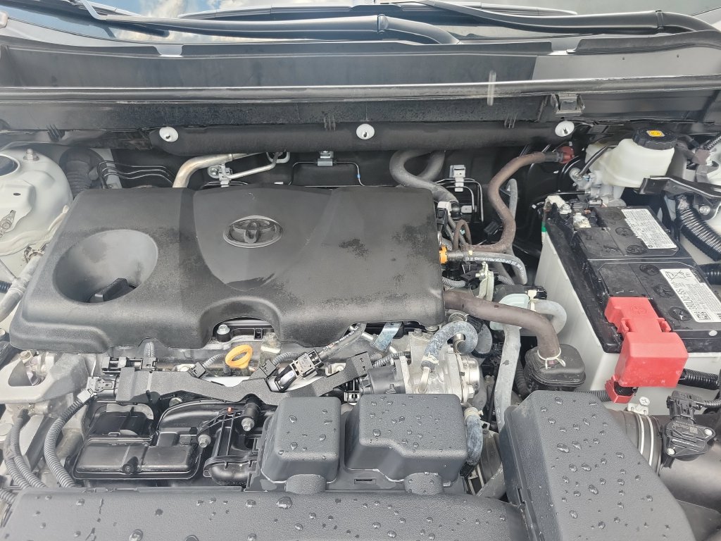 Certified 2025 Toyota RAV4 XLE FWD image 33