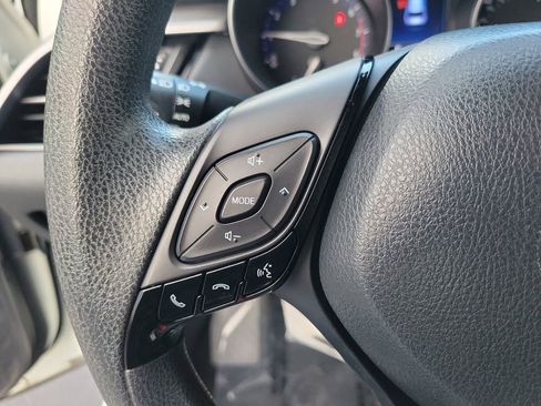 Used 2021 Toyota C-HR LE image 21