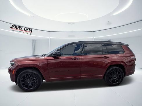 Used 2023 Jeep Grand Cherokee L Summit w/ Advanced Protech Group IV AWD/4WD image 6
