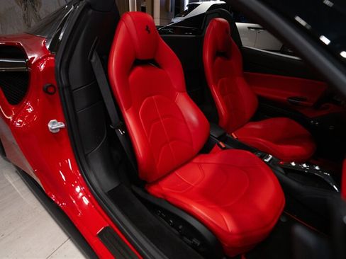 Used 2018 Ferrari 488 Spider RWD image 20