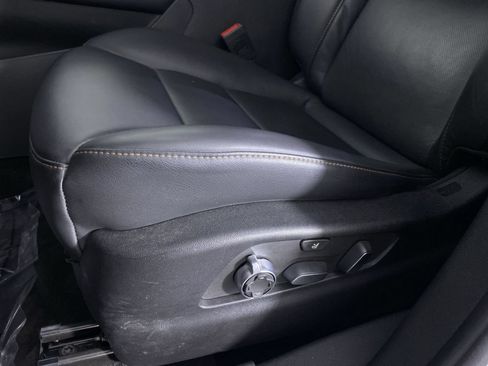 Certified 2023 Cadillac XT4 Sport AWD/4WD image 9