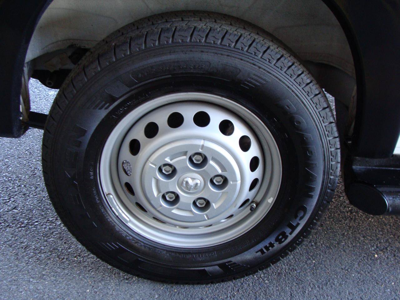 Used 2025 RAM ProMaster 2500 w/ U-Haul Equipment Group FWD image 26