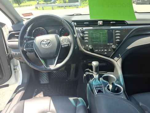Used 2020 Toyota Camry XSE FWD image 9