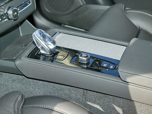 New 2026 Volvo XC90 B5 Ultra w/ Protection Package image 16