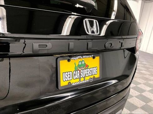 Used 2025 Honda Pilot EX-L image 9