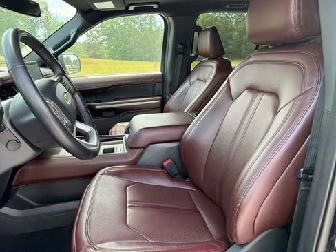 Used 2024 Ford Expedition Max Limited RWD image 3