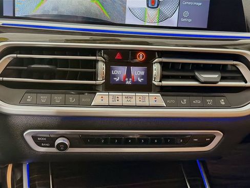 Used 2021 BMW X7 xDrive40i w/ Premium Package AWD/4WD image 19