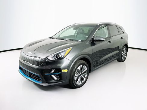 Used 2022 Kia Niro EX image 3