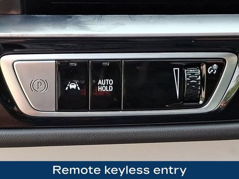 Used 2024 Cadillac Lyriq Luxury AWD/4WD image 9
