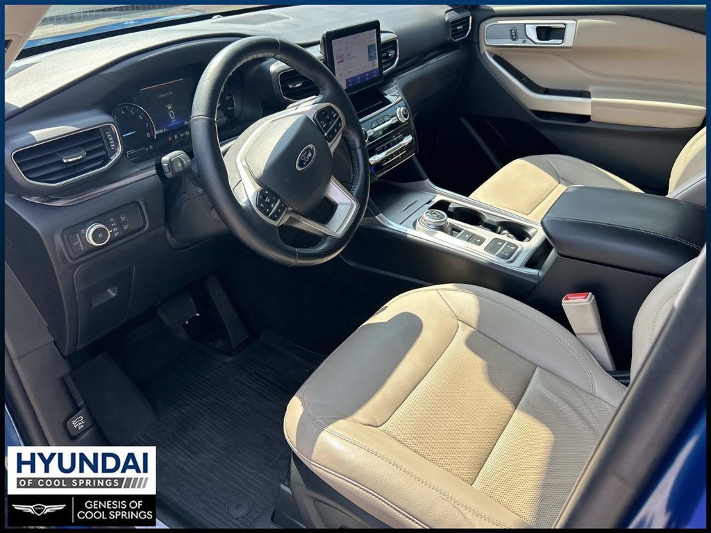 Used 2022 Ford Explorer Limited w/ Equipment Group 301A RWD image 16