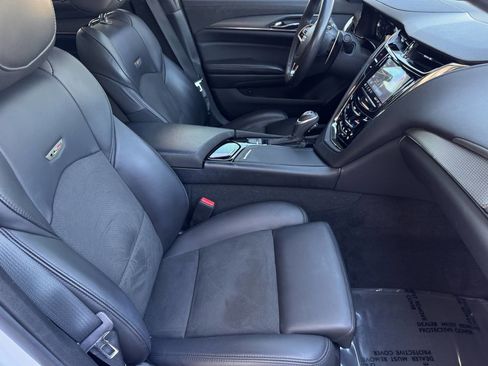 Used 2019 Cadillac CTS V w/ Luxury Package image 21