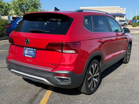 Certified 2023 Volkswagen Taos SE w/ Panoramic Sunroof Package AWD/4WD image 3