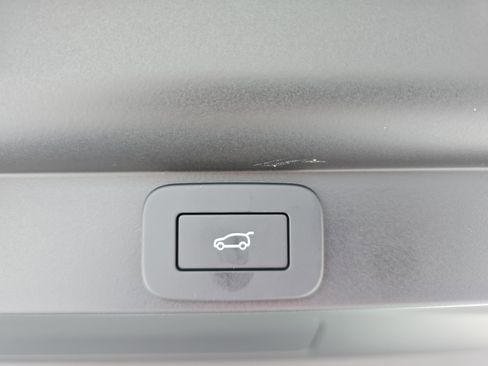 New 2026 Land Rover Range Rover SE image 13