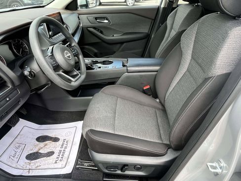 Used 2022 Nissan Rogue SV image 10